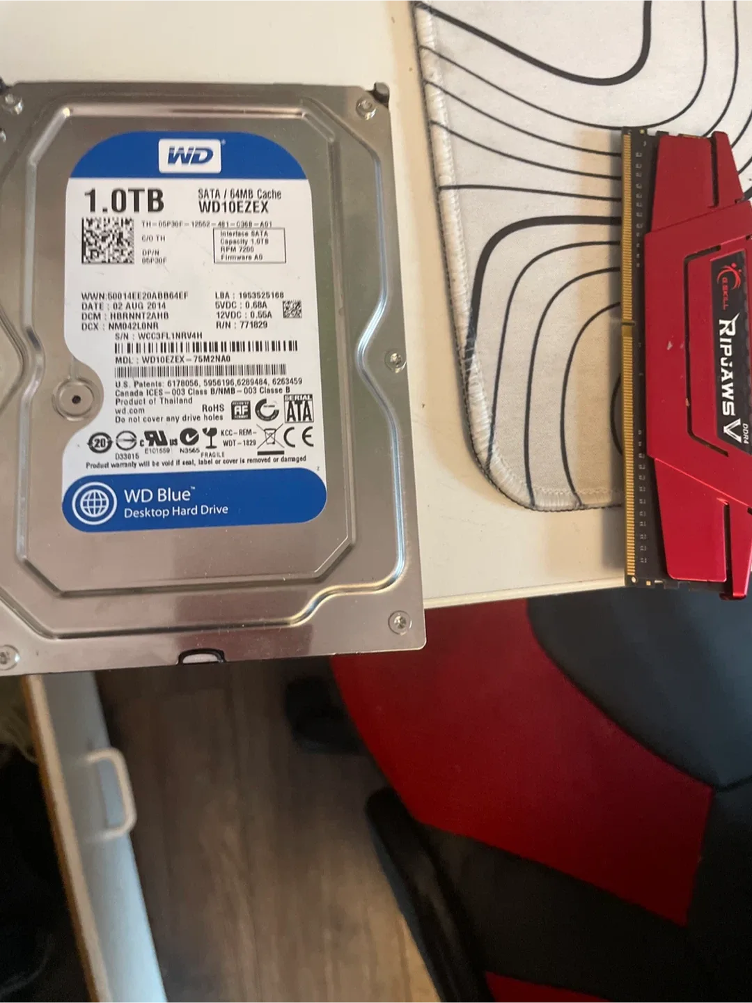 WD Blue 1TB Desktop Hard Drive/4gb ram stick
