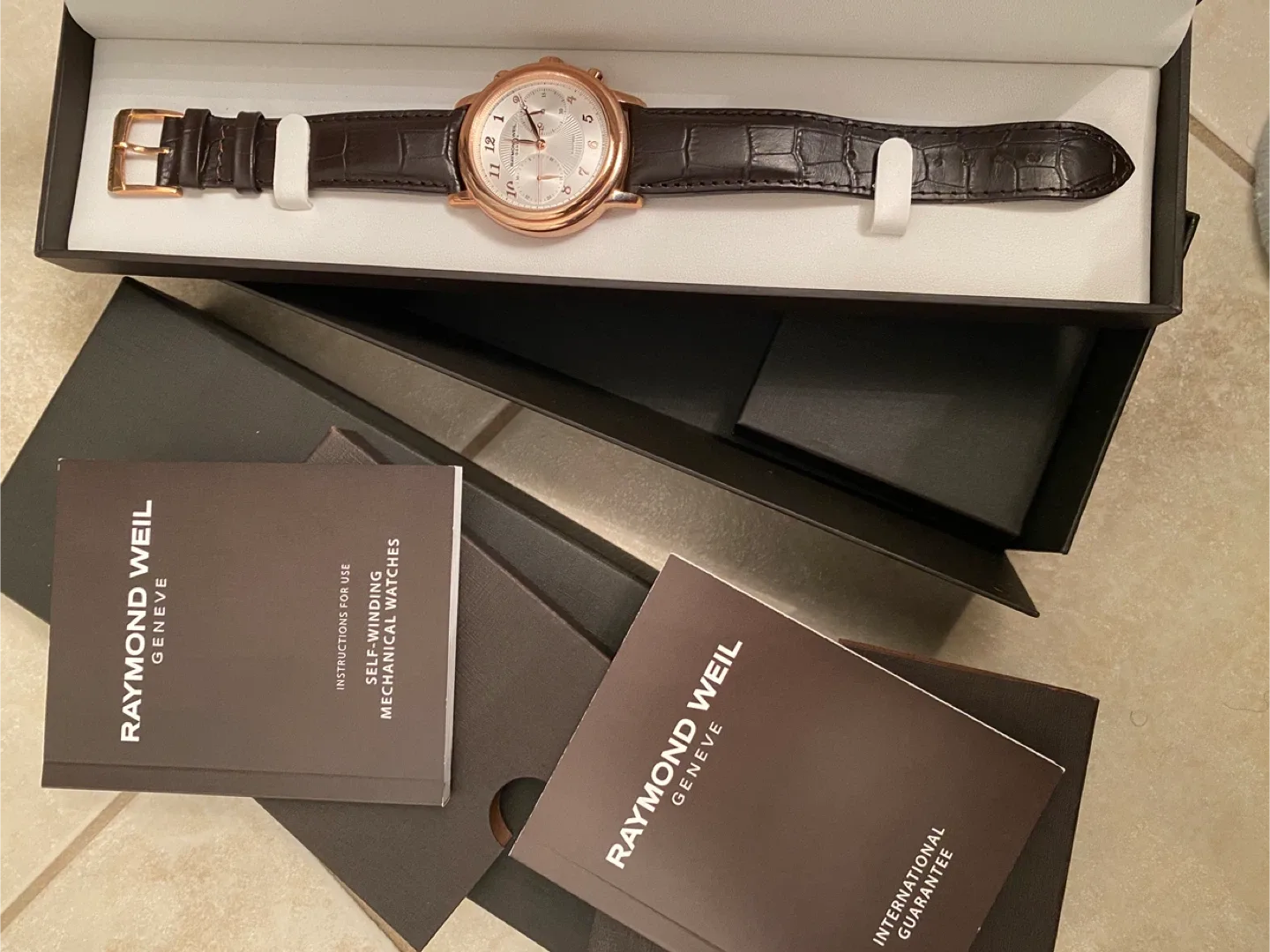 Raymond Weil Geneve Watch with Box image indicator(4)