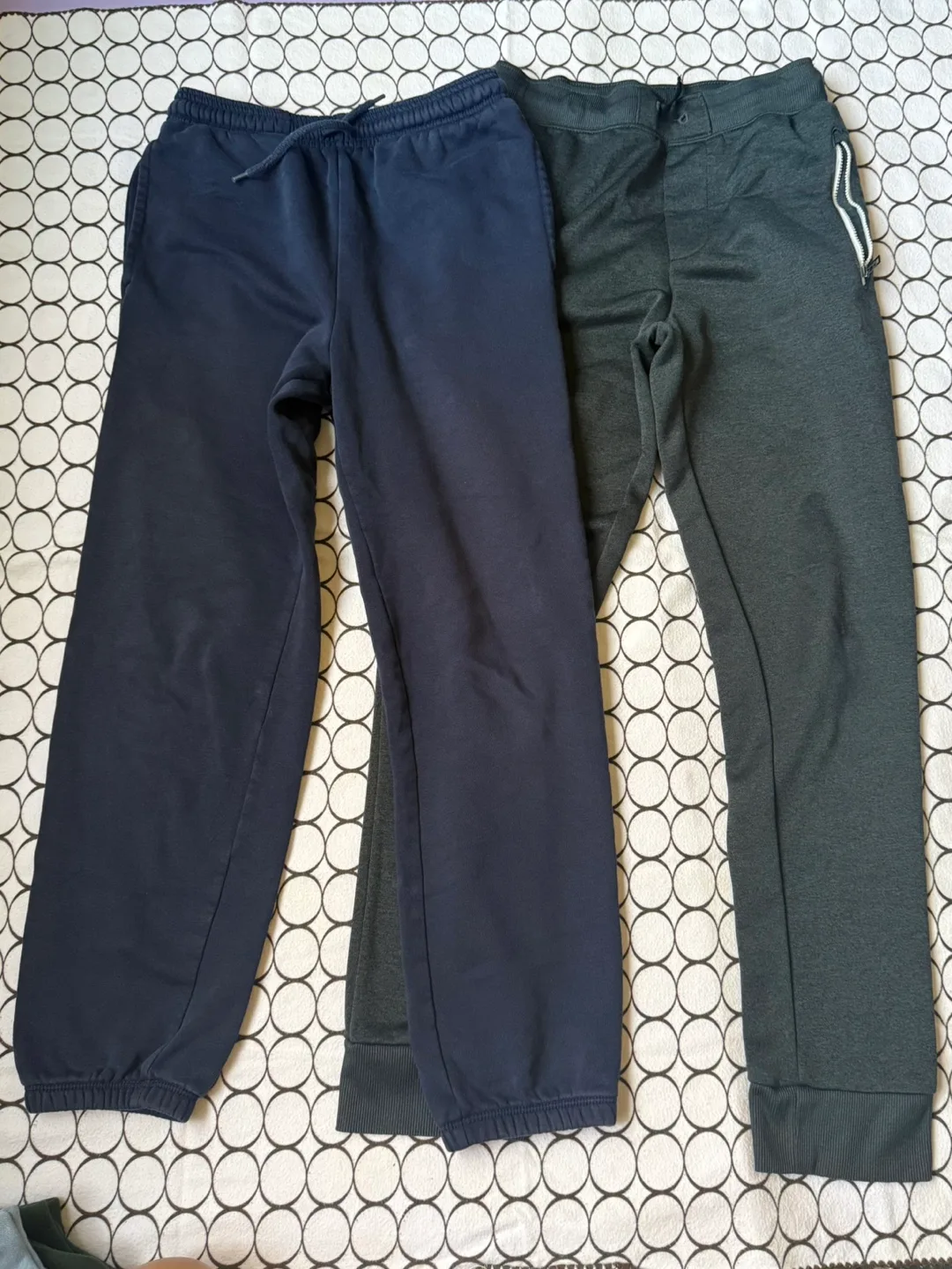 Bundle of 10-12 kids Sweatpants and T-shirts image indicator(5)