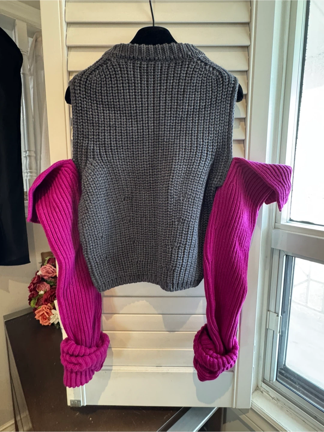 Calvin Klein Grey Knit Vest with Pink Sleeves - photo 3