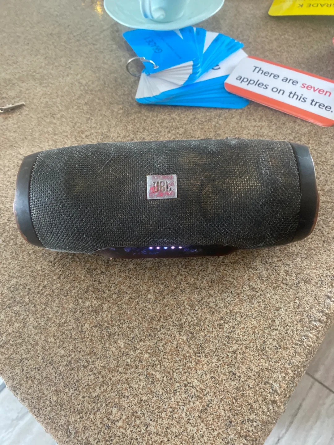 JBL Charge Speaker image indicator(3)