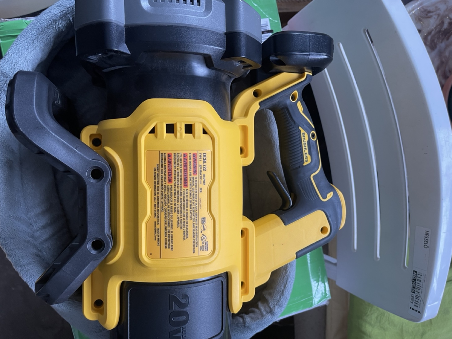 Open boxes DeWalt 20V MAX XR Brushless Handheld Axial Blower - photo 3