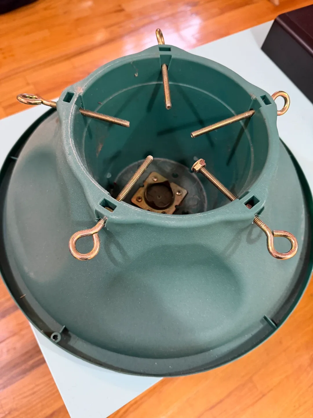 Green Christmas Tree Stand image indicator(2)