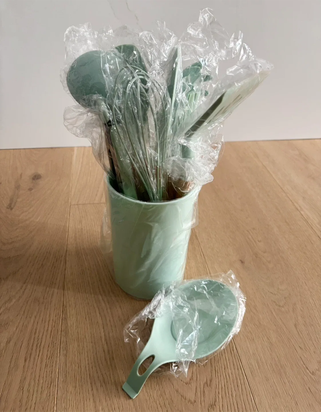 10 Pcs Premium Silicone Kitchen Utensil Set w Wood Handles NEW image indicator(5)