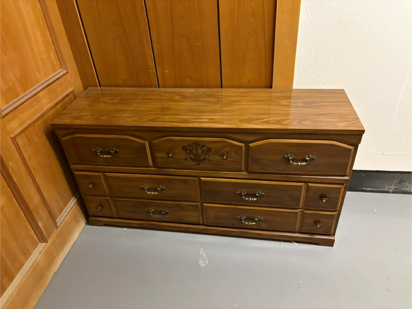 Wood Dresser, very solid - photo 2