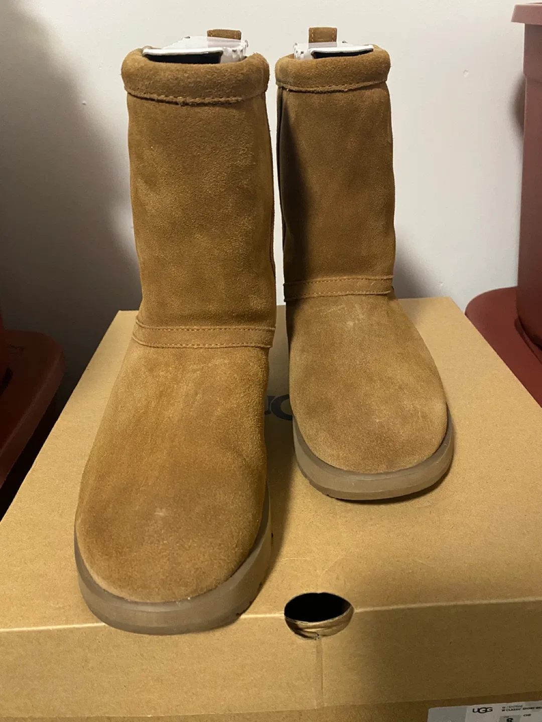 New UGG Classic Short Weather Boot - Size 8