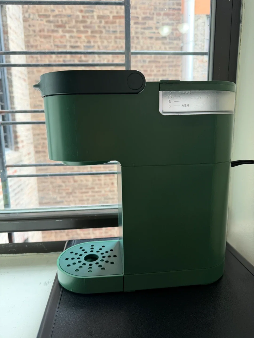 Keurig K-Express Essentials Single Serve K-Cup Pod Coffee Maker image indicator(3)