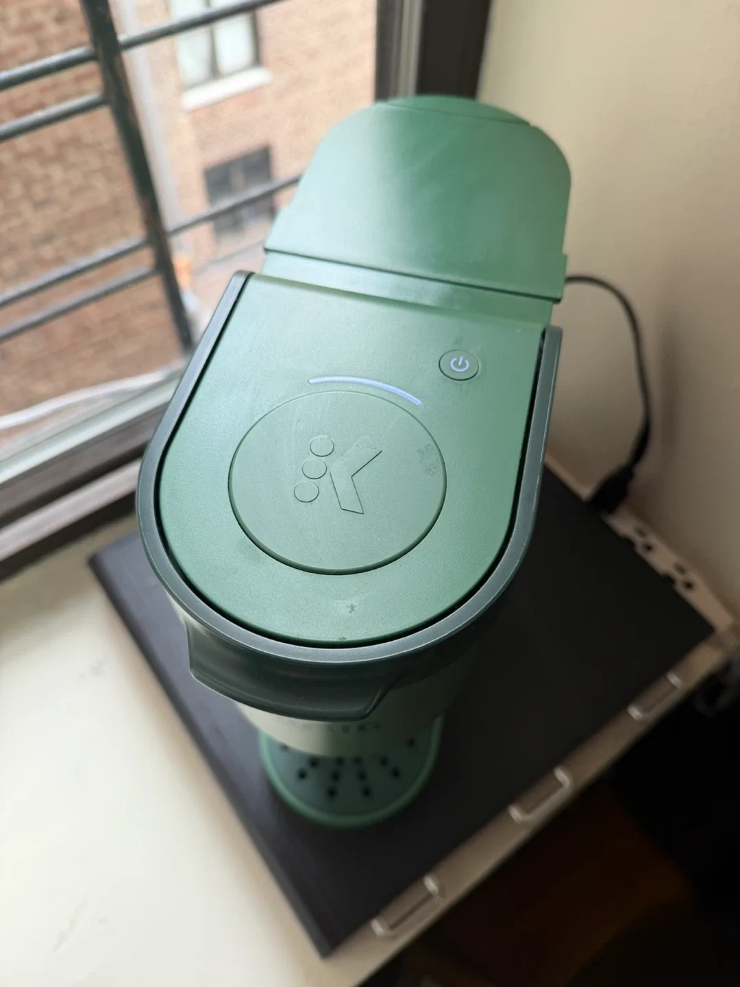 Keurig K-Express Essentials Single Serve K-Cup Pod Coffee Maker image indicator(5)