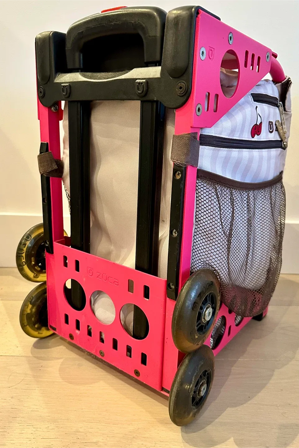 Zuca Rolling Suitcase - Cupcake Design image indicator(3)