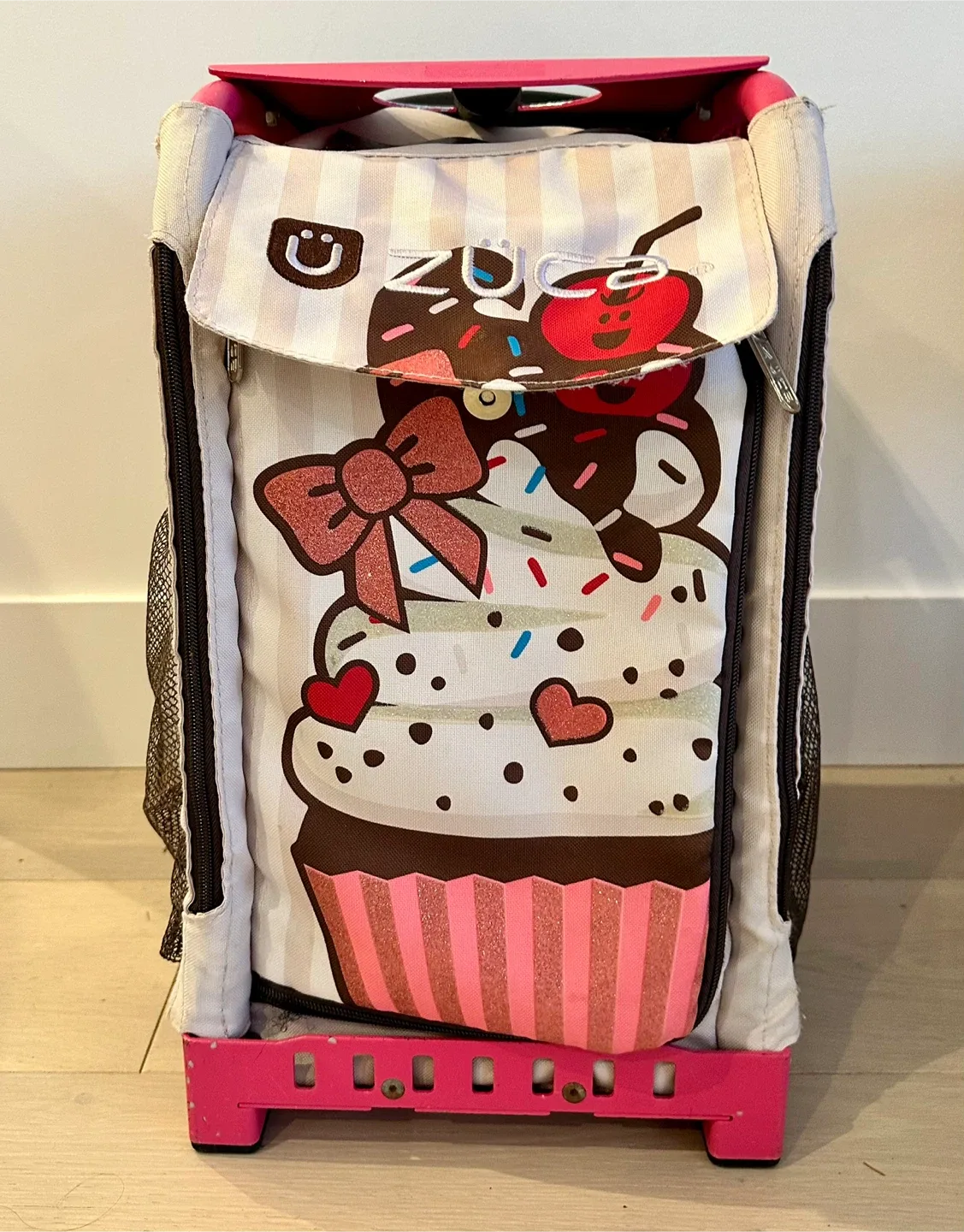 Zuca Rolling Suitcase - Cupcake Design