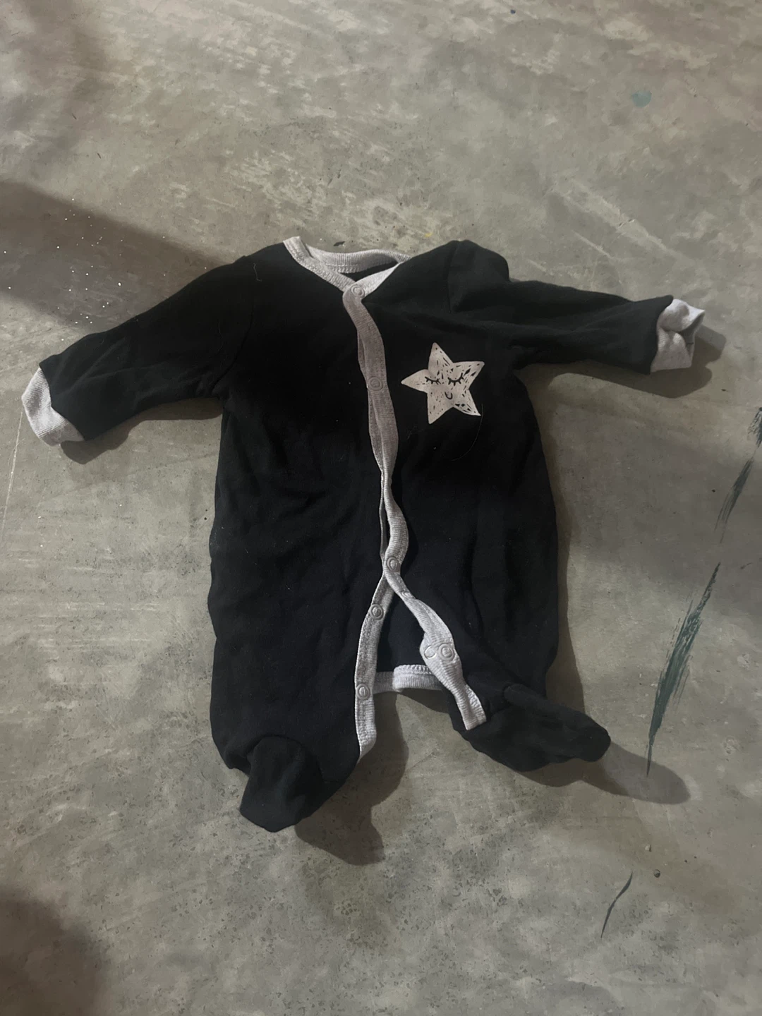 Baby Onesies - Black & White, Size Newborn - photo 3