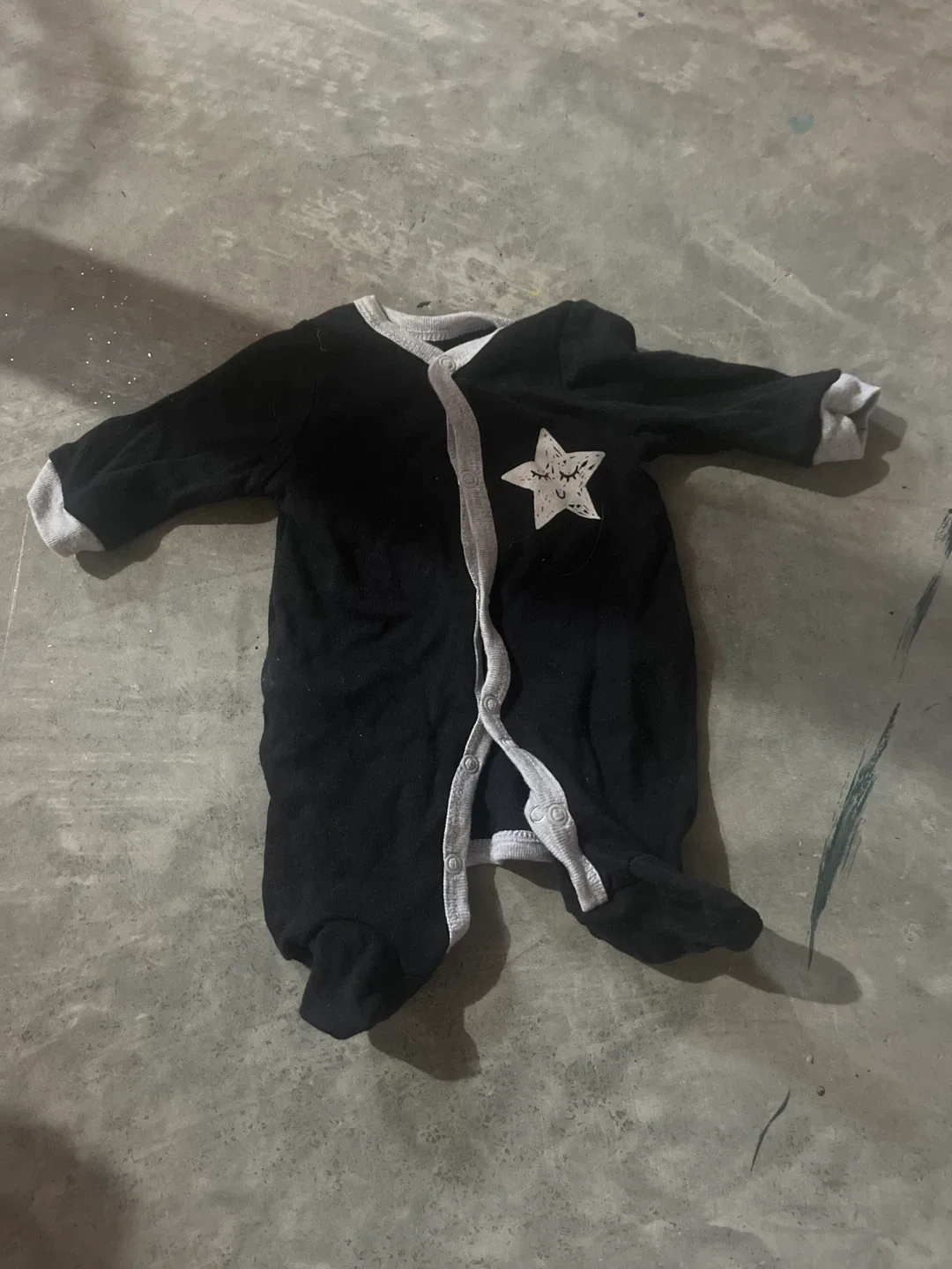 Baby Onesies - Black & White, Size Newborn image indicator(3)