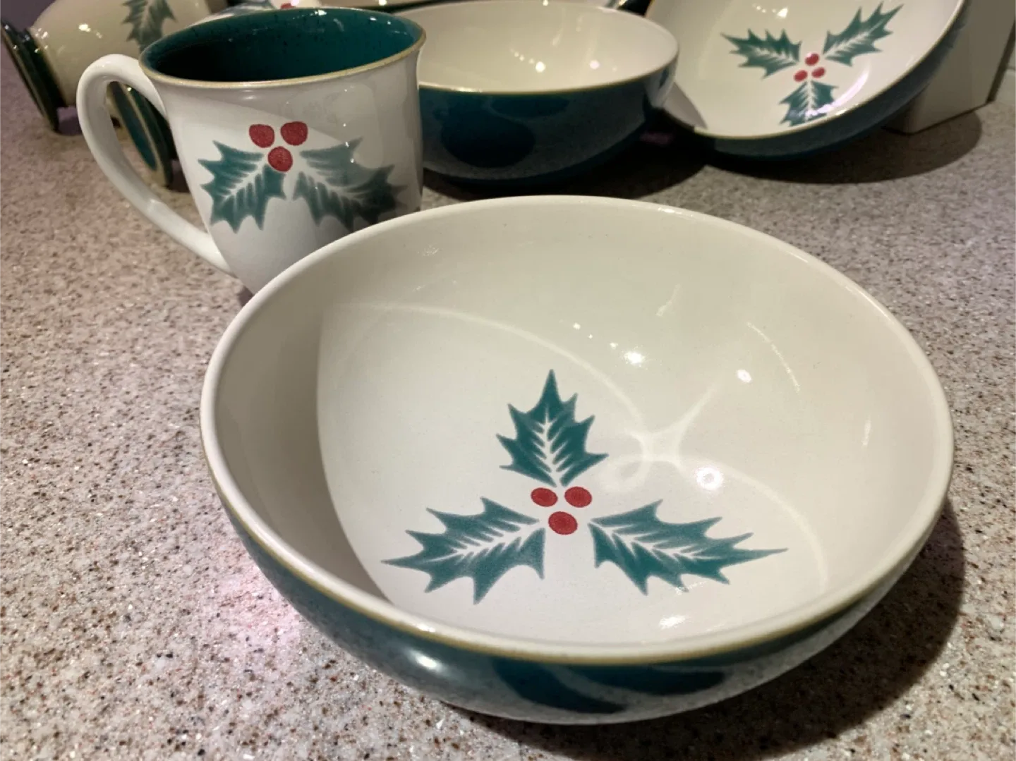 Christmas Holidays Holly Berry Bowls & Mugs image indicator(2)