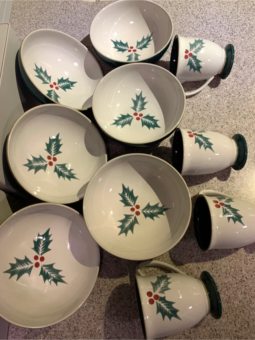 Christmas Holidays Holly Berry Bowls & Mugs image indicator(3)