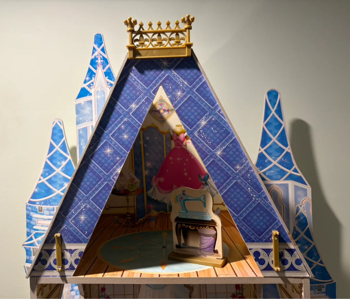 Disney Princess Wooden Dollhouse/Castle image indicator(2)