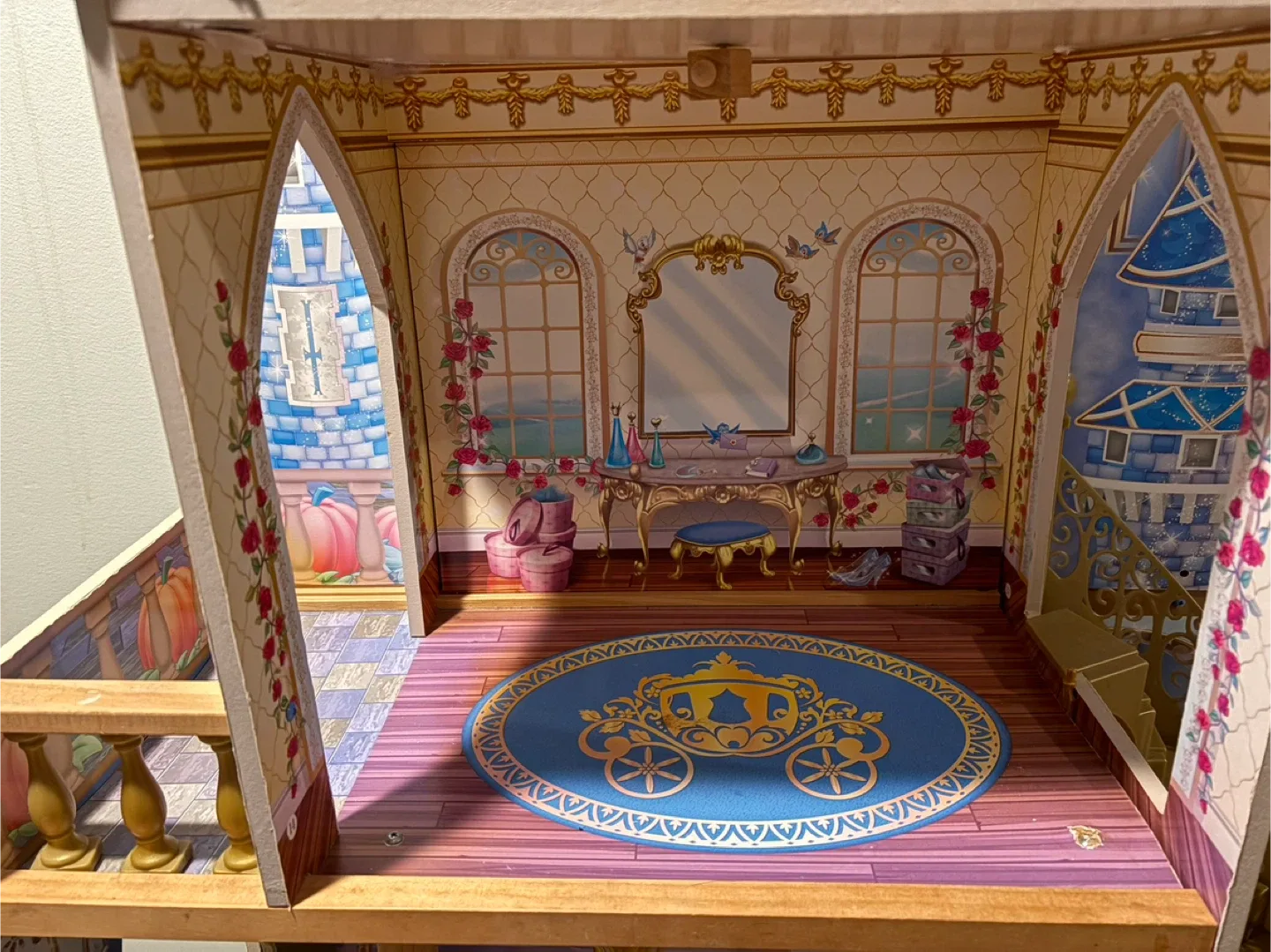 Disney Princess Wooden Dollhouse/Castle image indicator(3)
