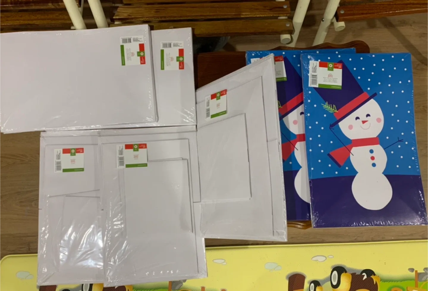 lot of Foldable cardboard gift boxes