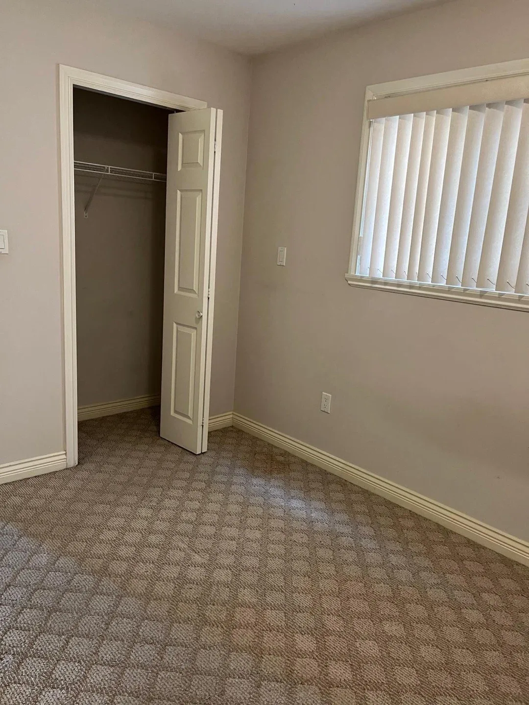 Nice 1 bed and 1 bath East Vancouver Home available Dec.15th