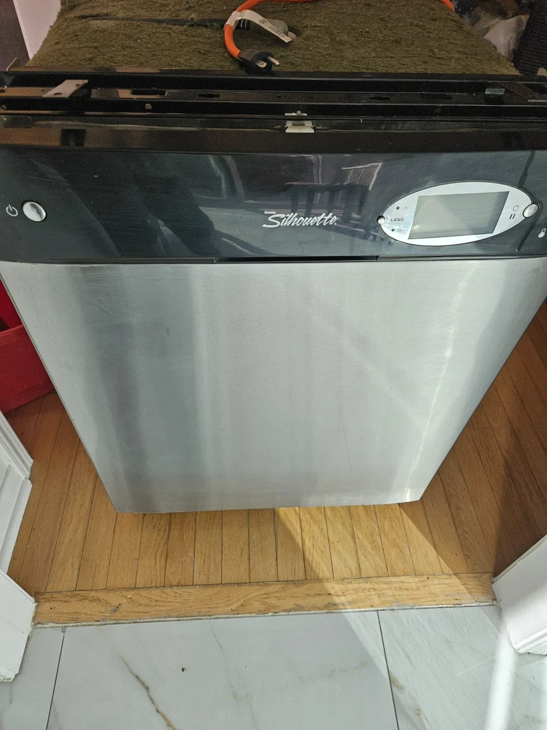 Danby Silhouette Dishwasher - Black & Silver image indicator(9)