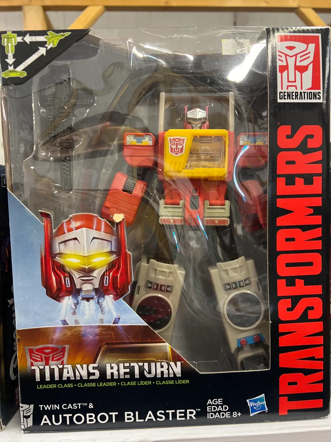 Transformers Titans Return Autobot Blaster - New in Box!