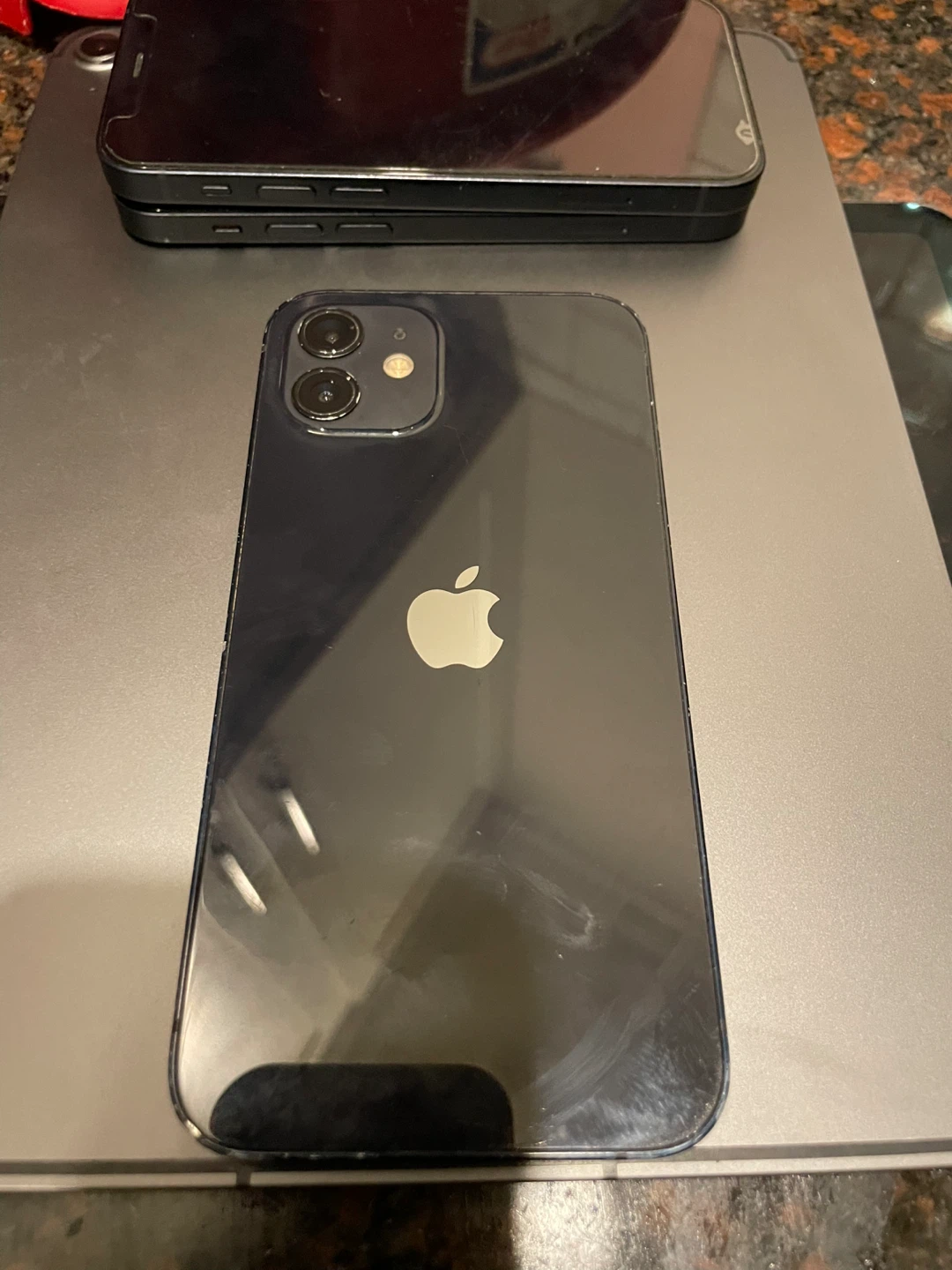 iPhone 12 - 64GB