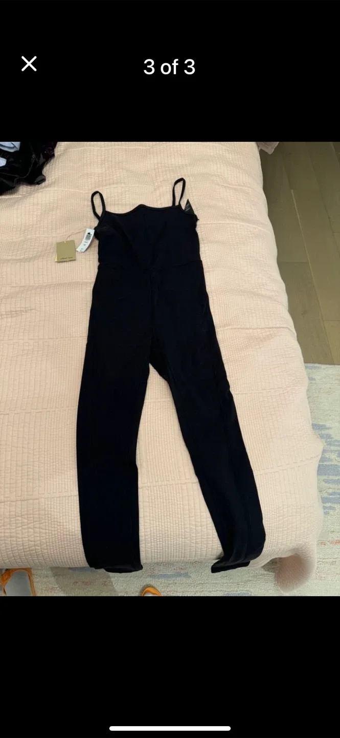 Aritzia jumpsuit brand NEW - size XS
