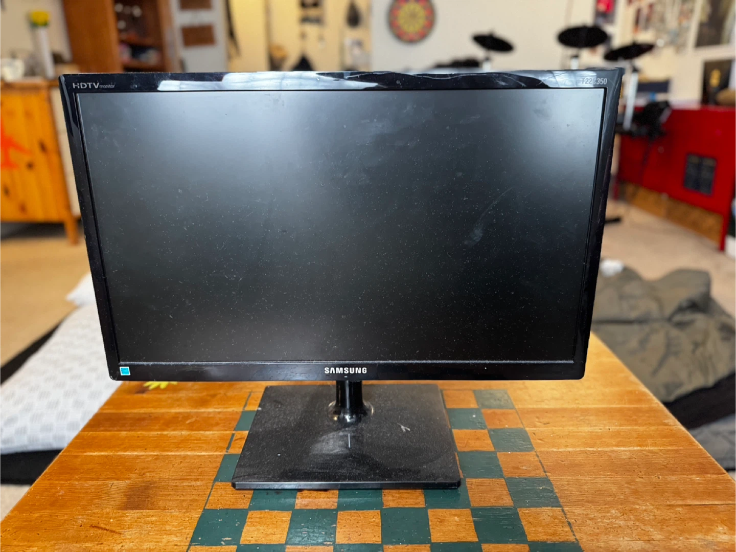 22” Samsung Monitor x2 HDMI inputs