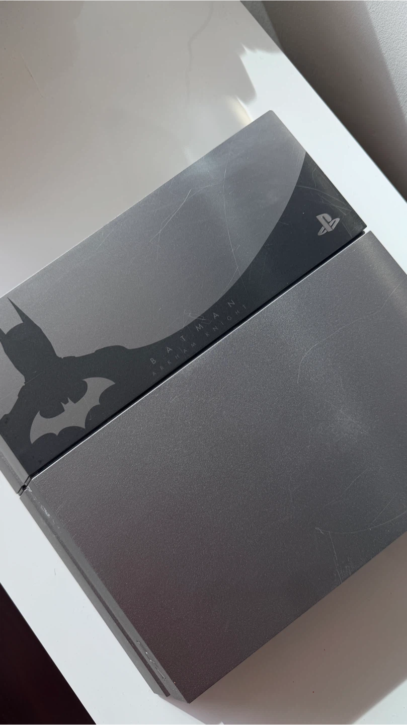 PS4 BATMAN ARKHAM KNIGHT EDITION BUNDLE