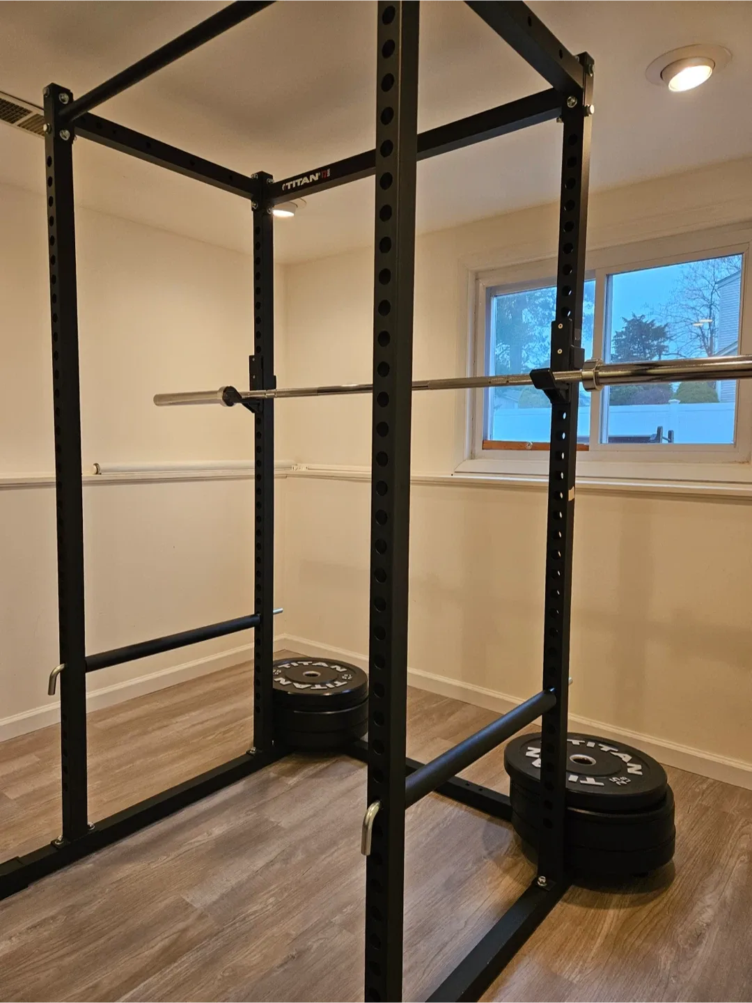 Titan Fitness Power Rack 83" image indicator(3)