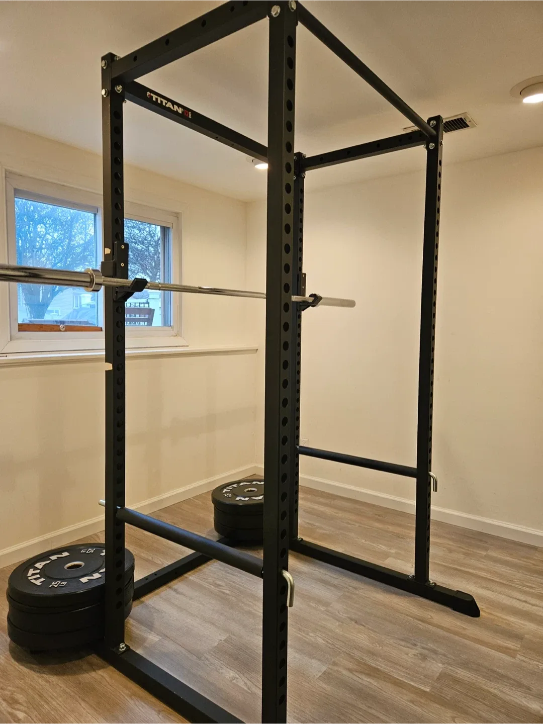 Titan Fitness Power Rack 83" image indicator(2)