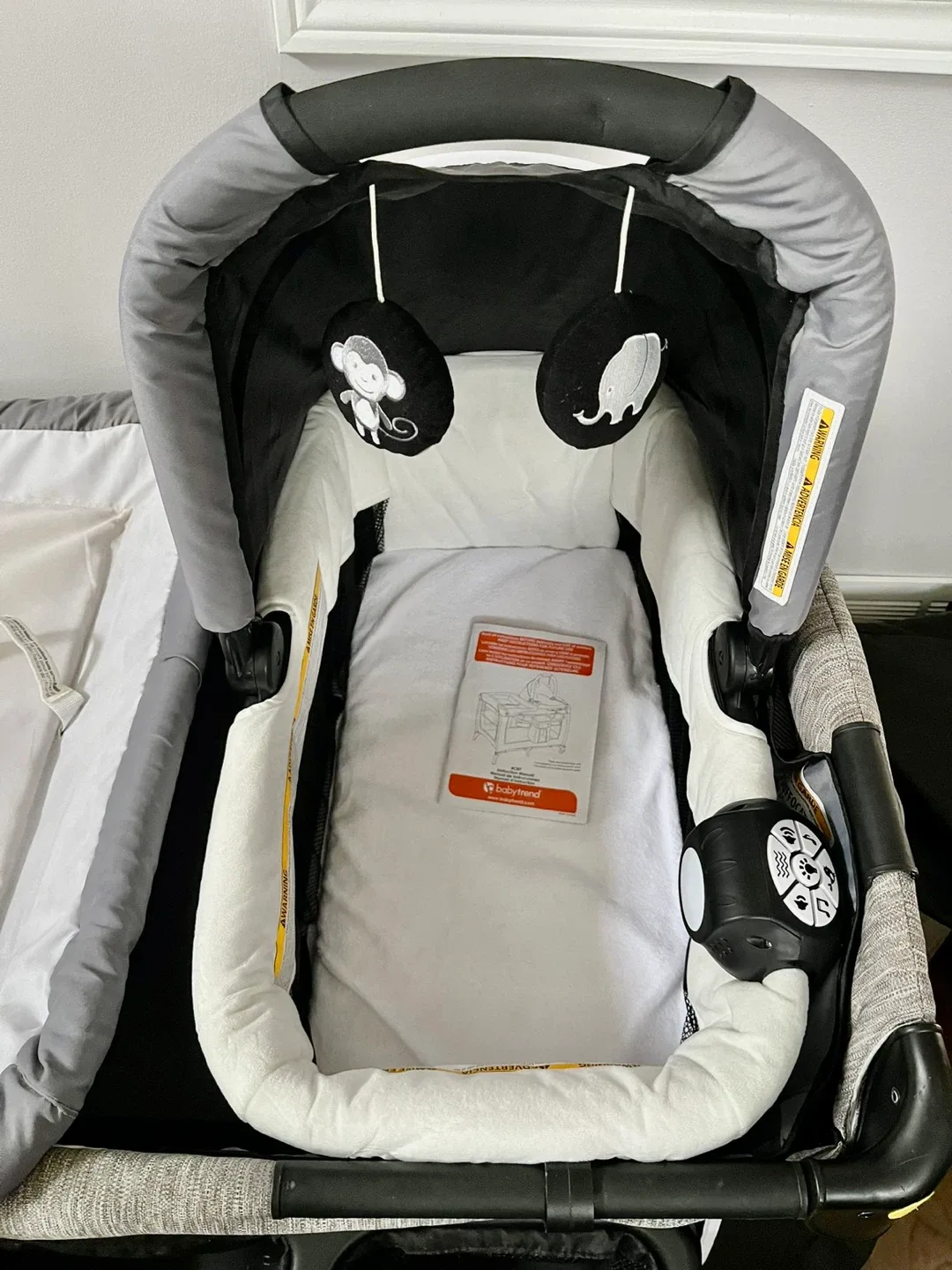 Baby Trend Playard with Bassinet & Canopy image indicator(8)