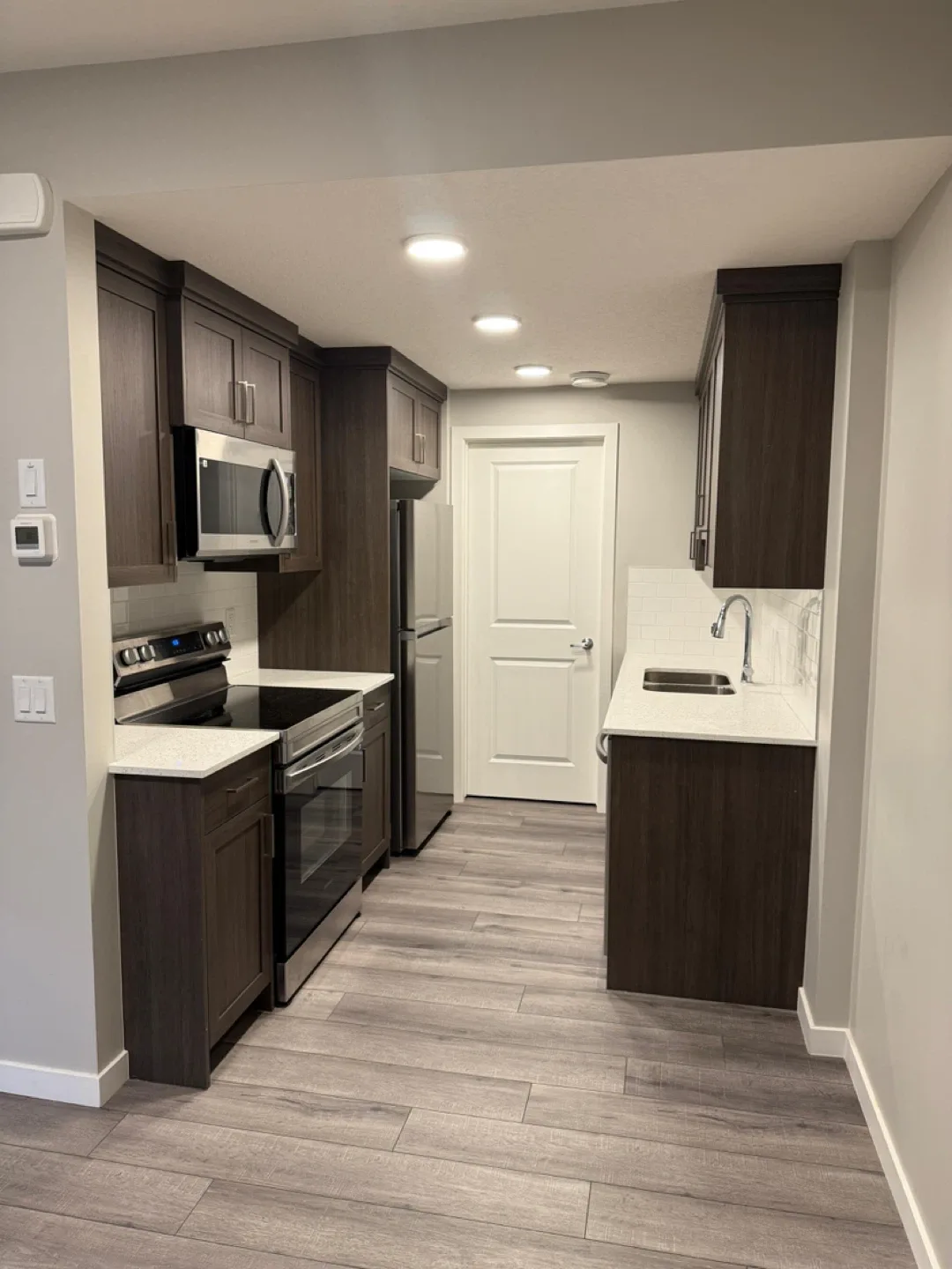 Legal basement  ($1300, rent + utilities, free wifi