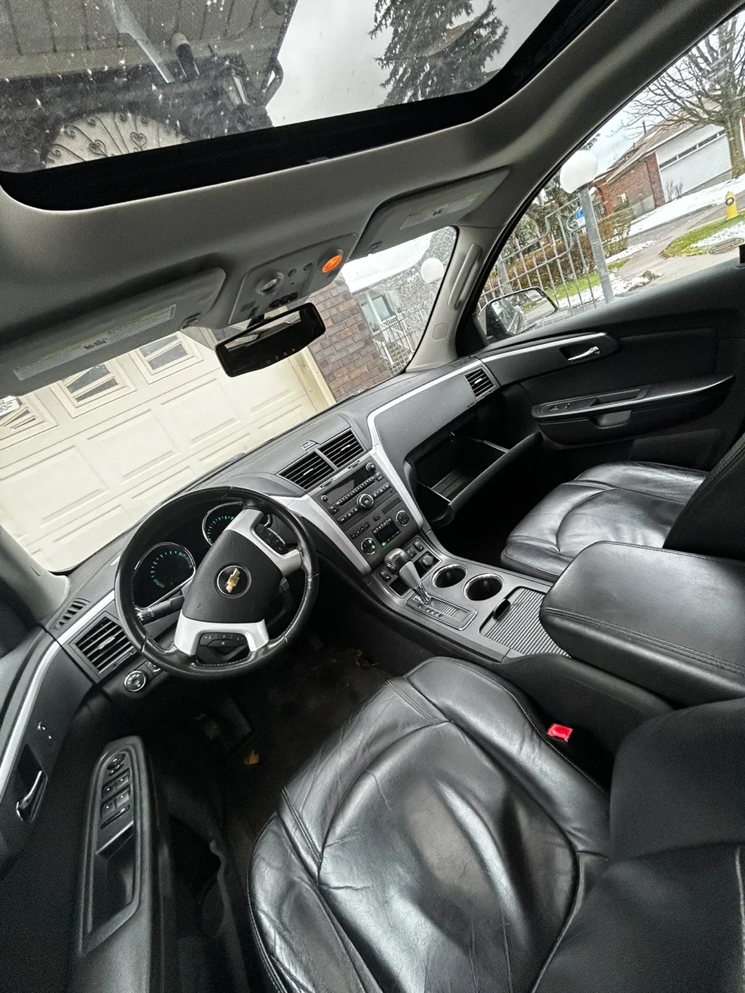 Chevrolet Traverse SUV image indicator(2)