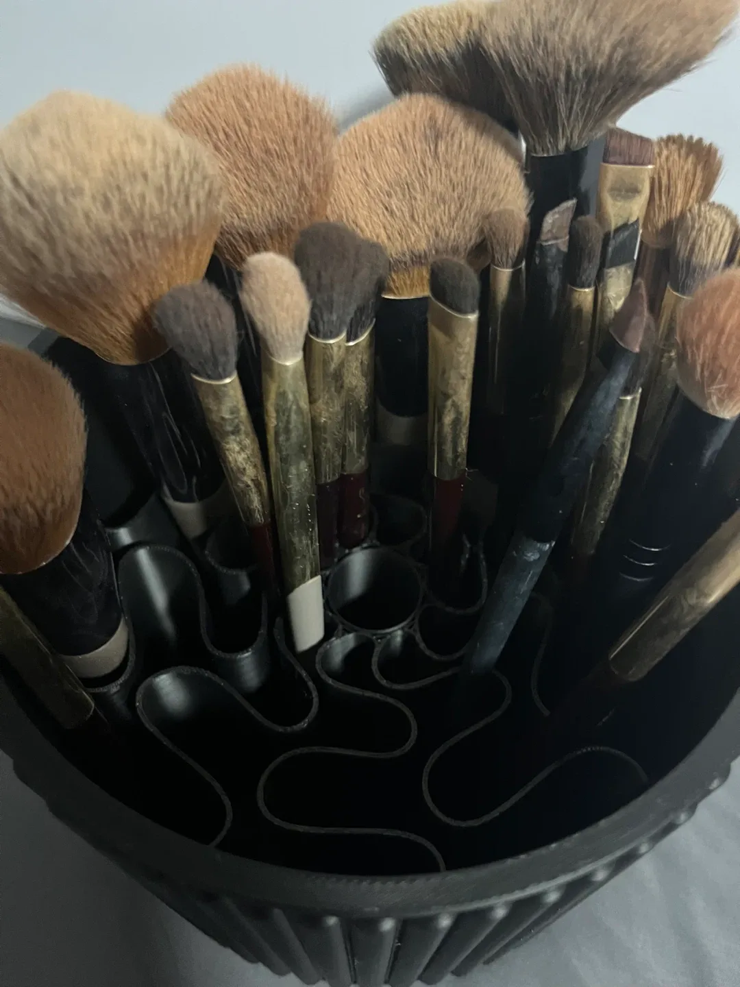 Black Makeup Brush Holder image indicator(2)
