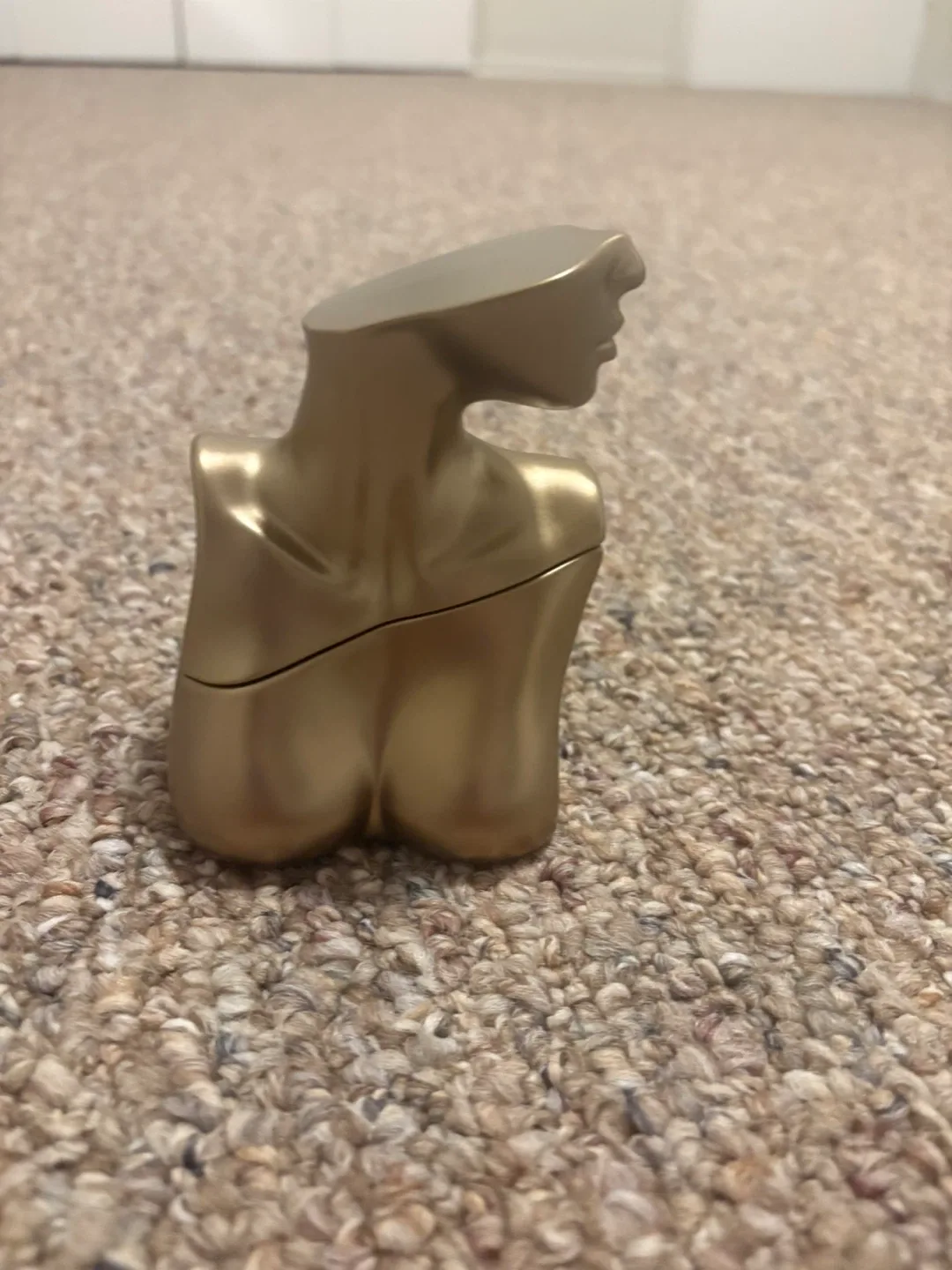 Billie Eilish image indicator(2)