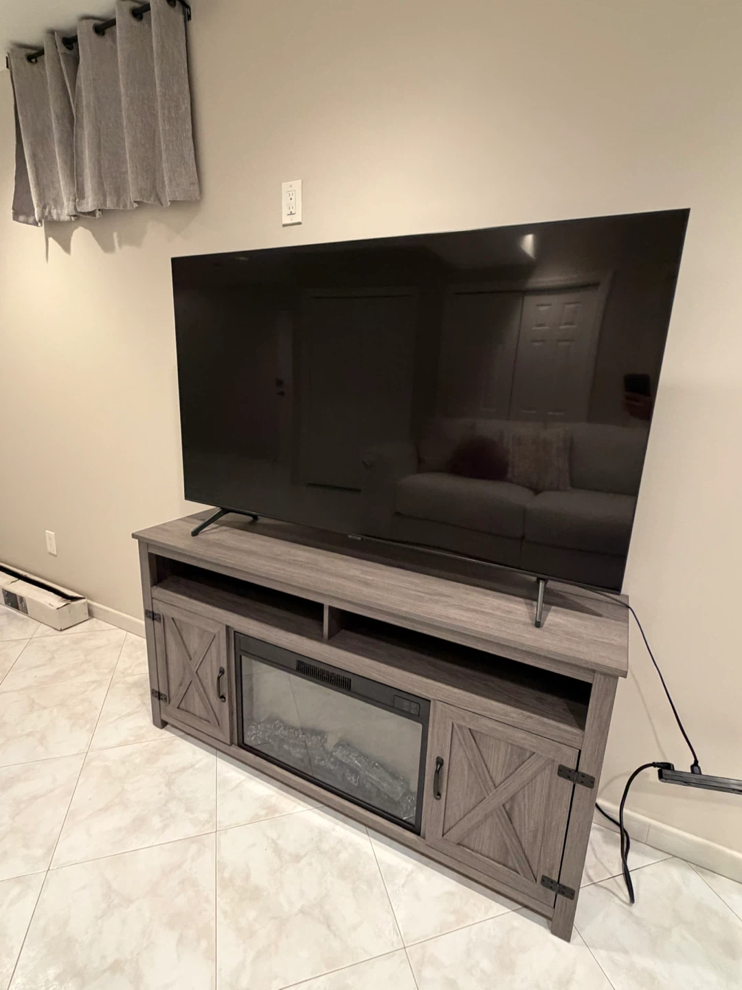 Samsung 65 Inch Smart TV - photo 3