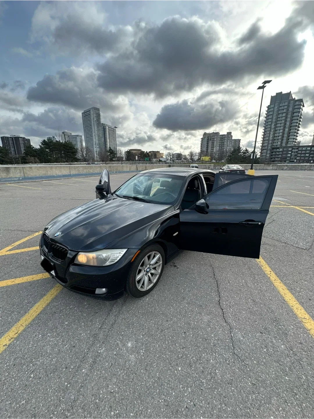 2011 Black BMW 328i image indicator(2)