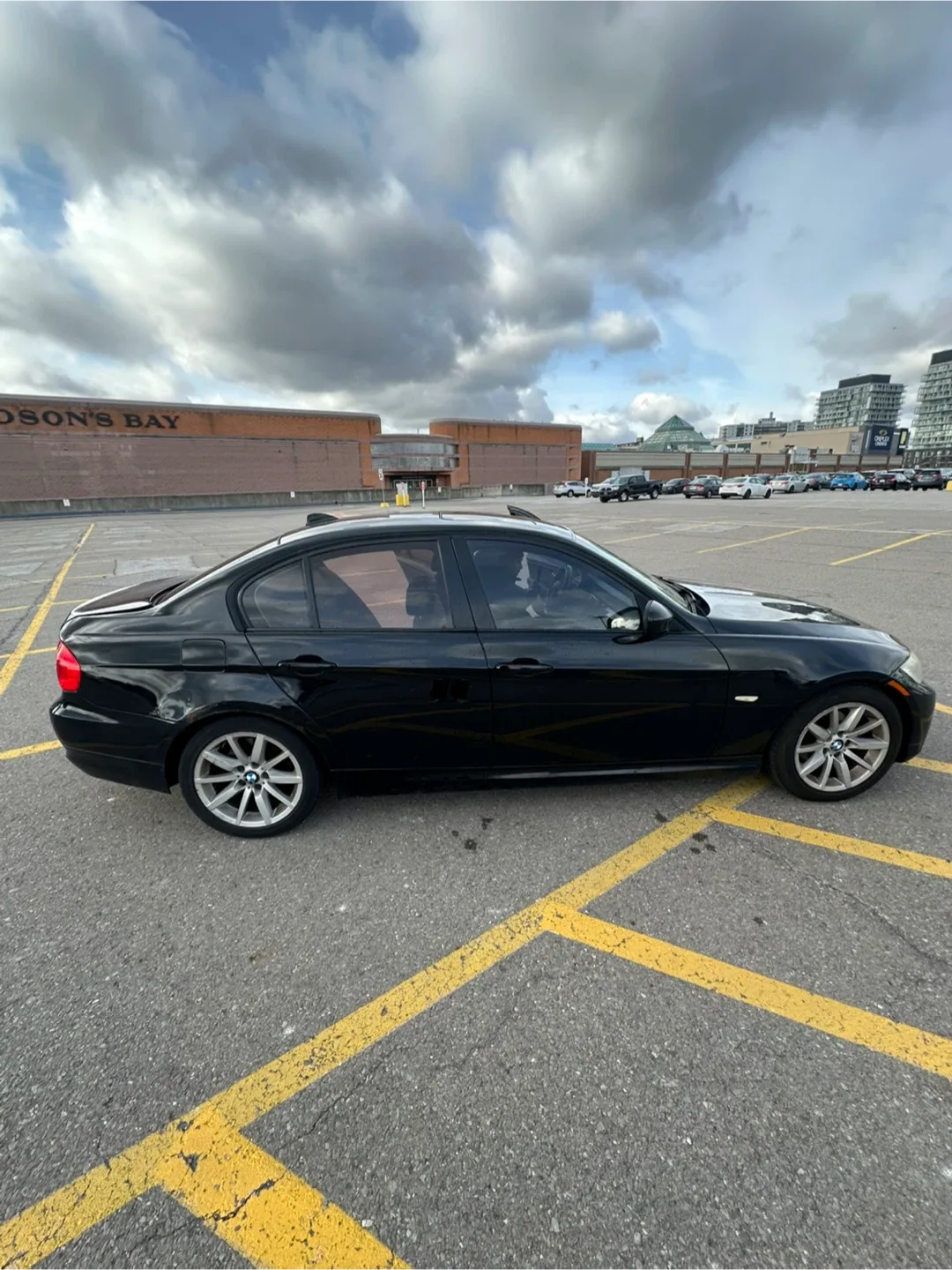 2011 Black BMW 328i image indicator(5)