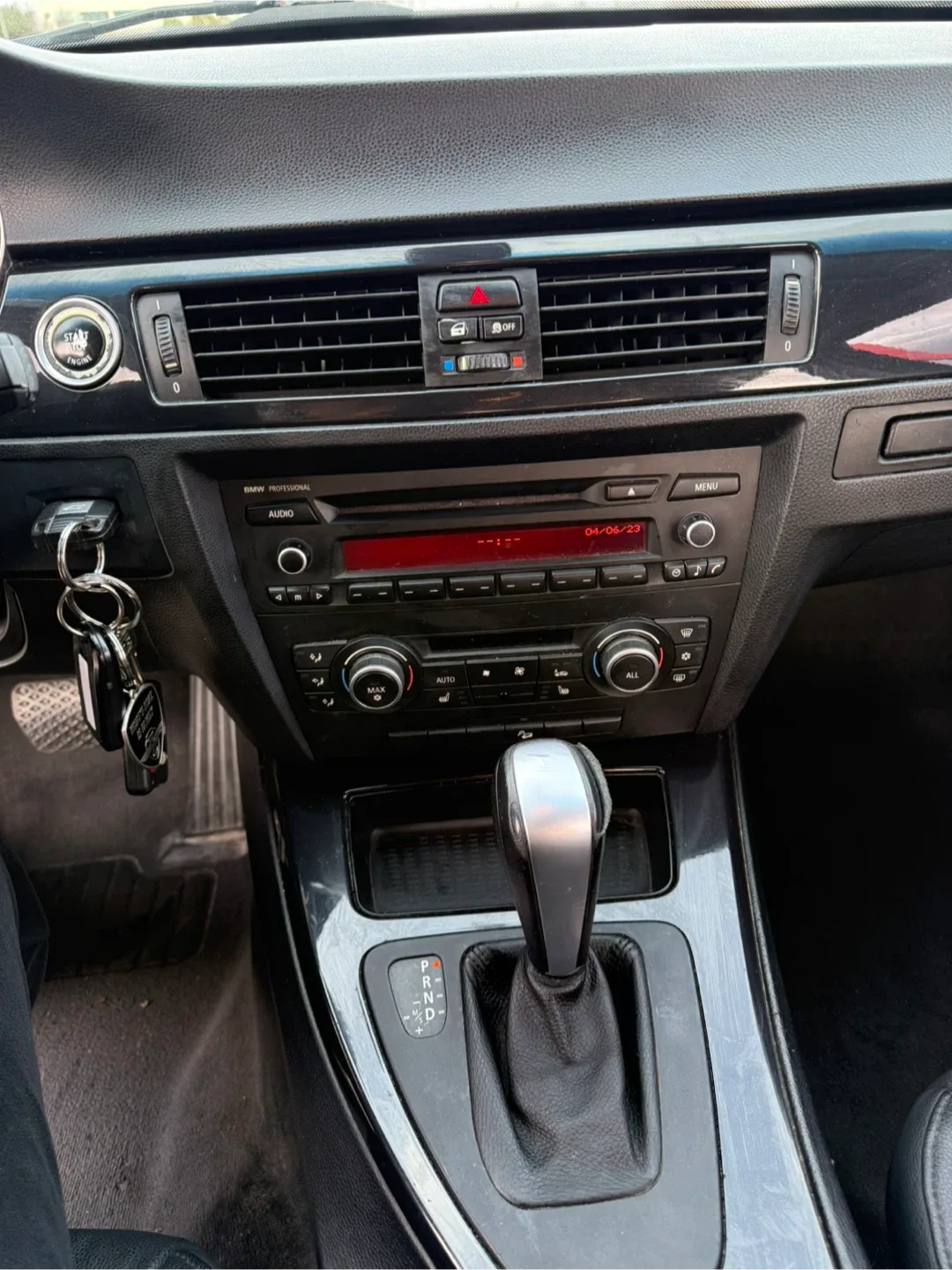 2011 Black BMW 328i image indicator(8)