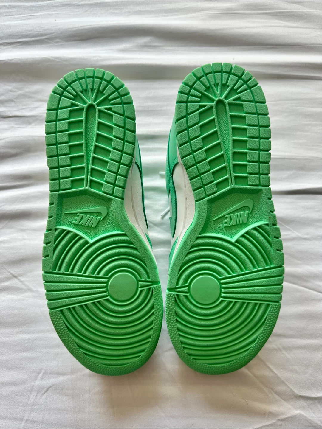 Nike Dunk Low White/Green Glow Women's Size 10 US - photo 3