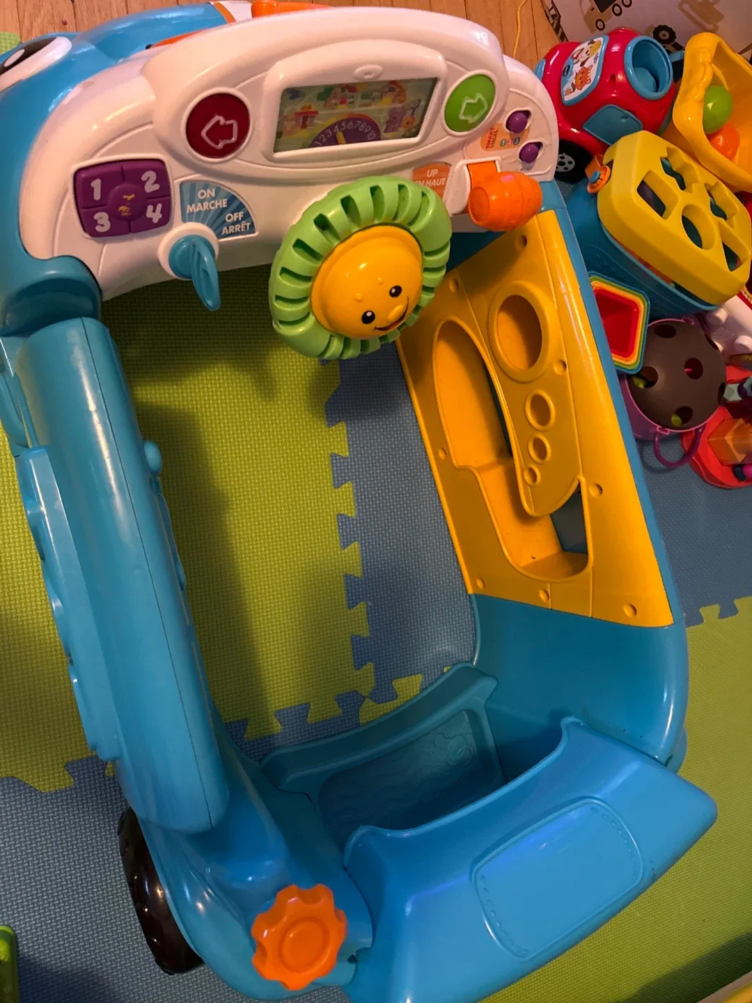 Fisher price laugh and learn sit in car image indicator(2)