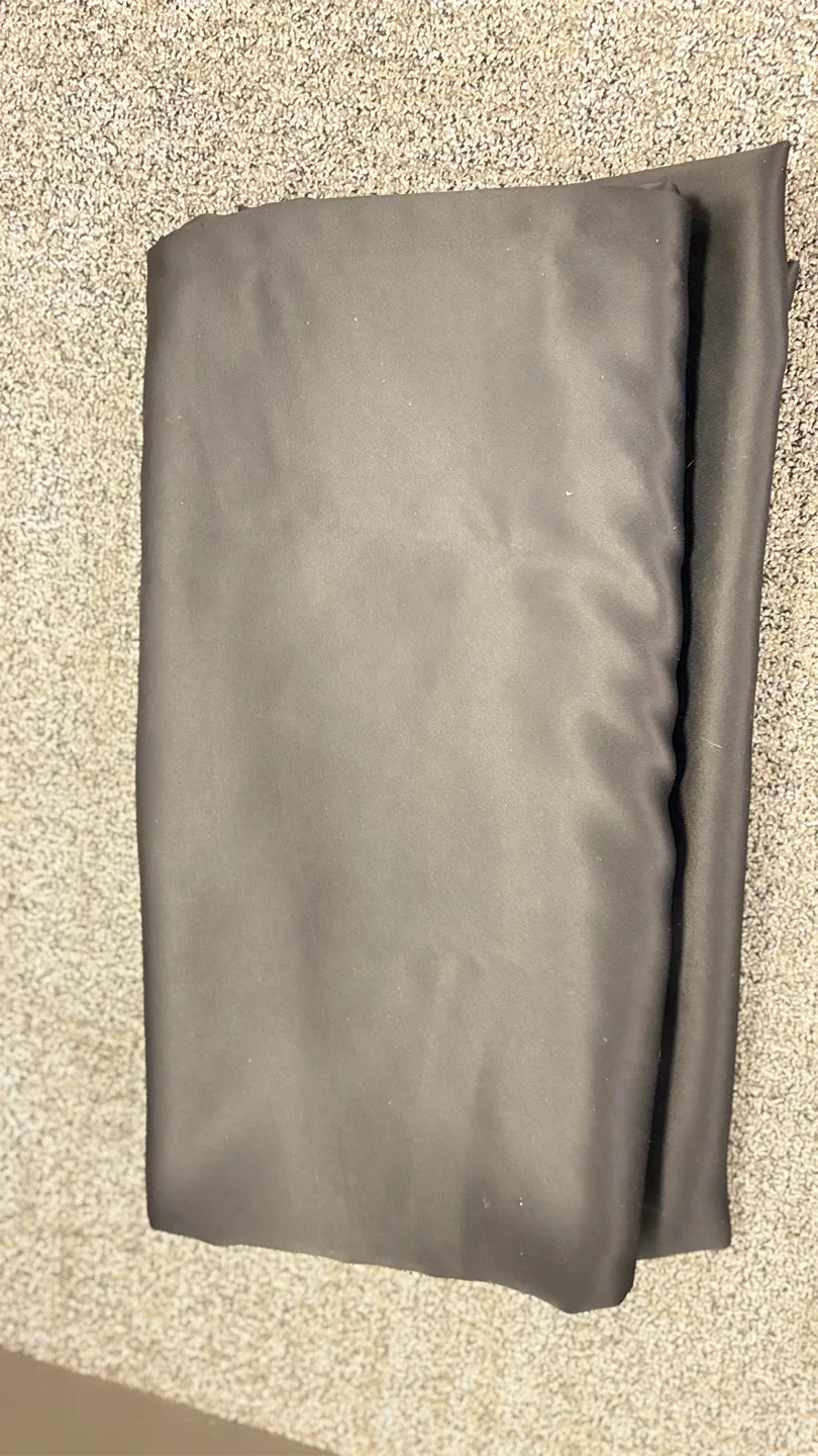 Deccrelia Blackout Curtain - Black image indicator(2)