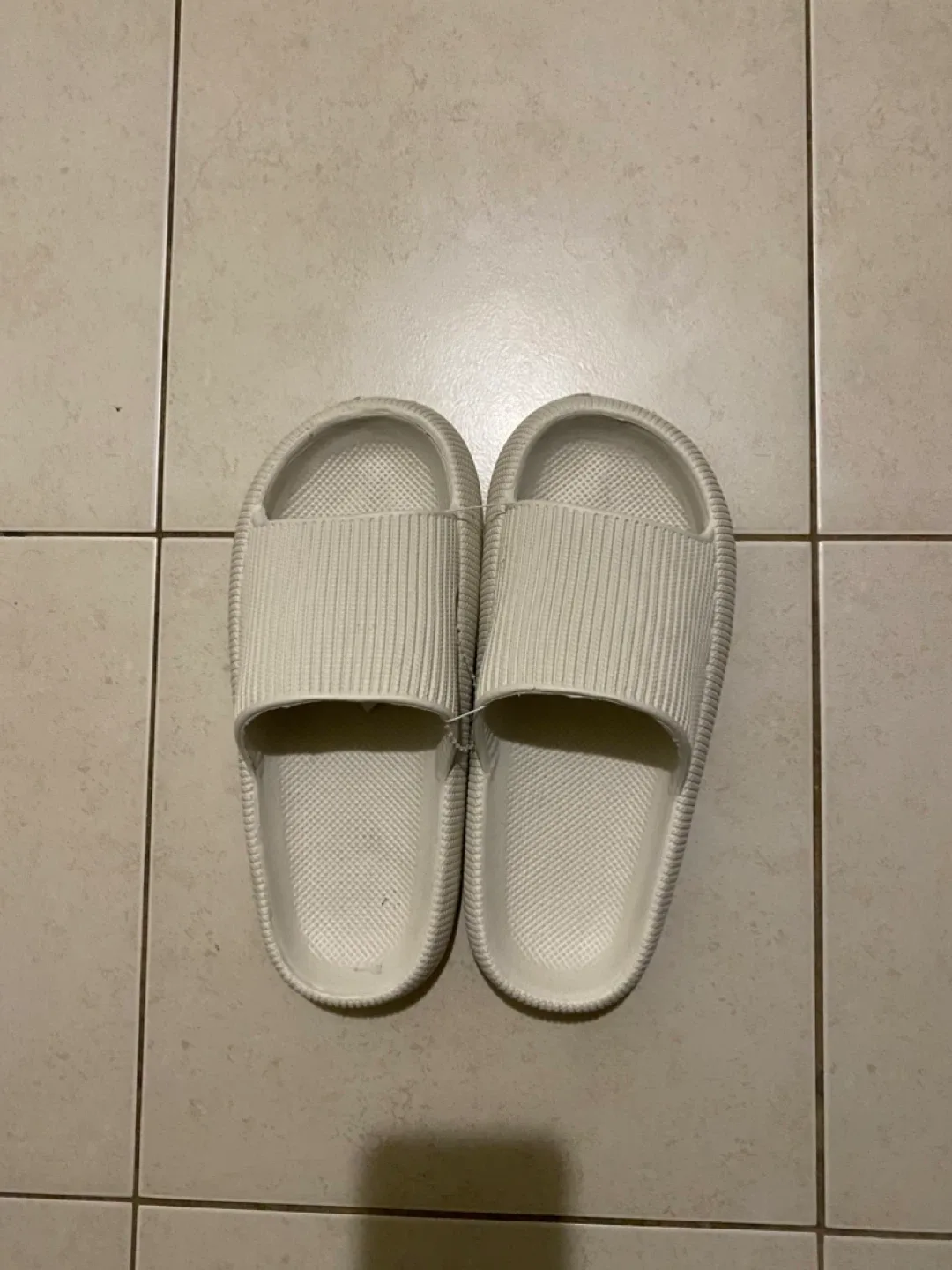 White Pillow Slides Sandals, size 7 image indicator(2)