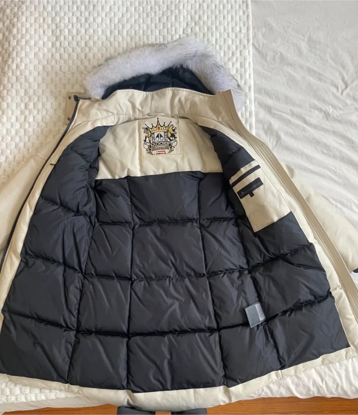 Moose Knuckles Down Parka - Size S/P image indicator(3)