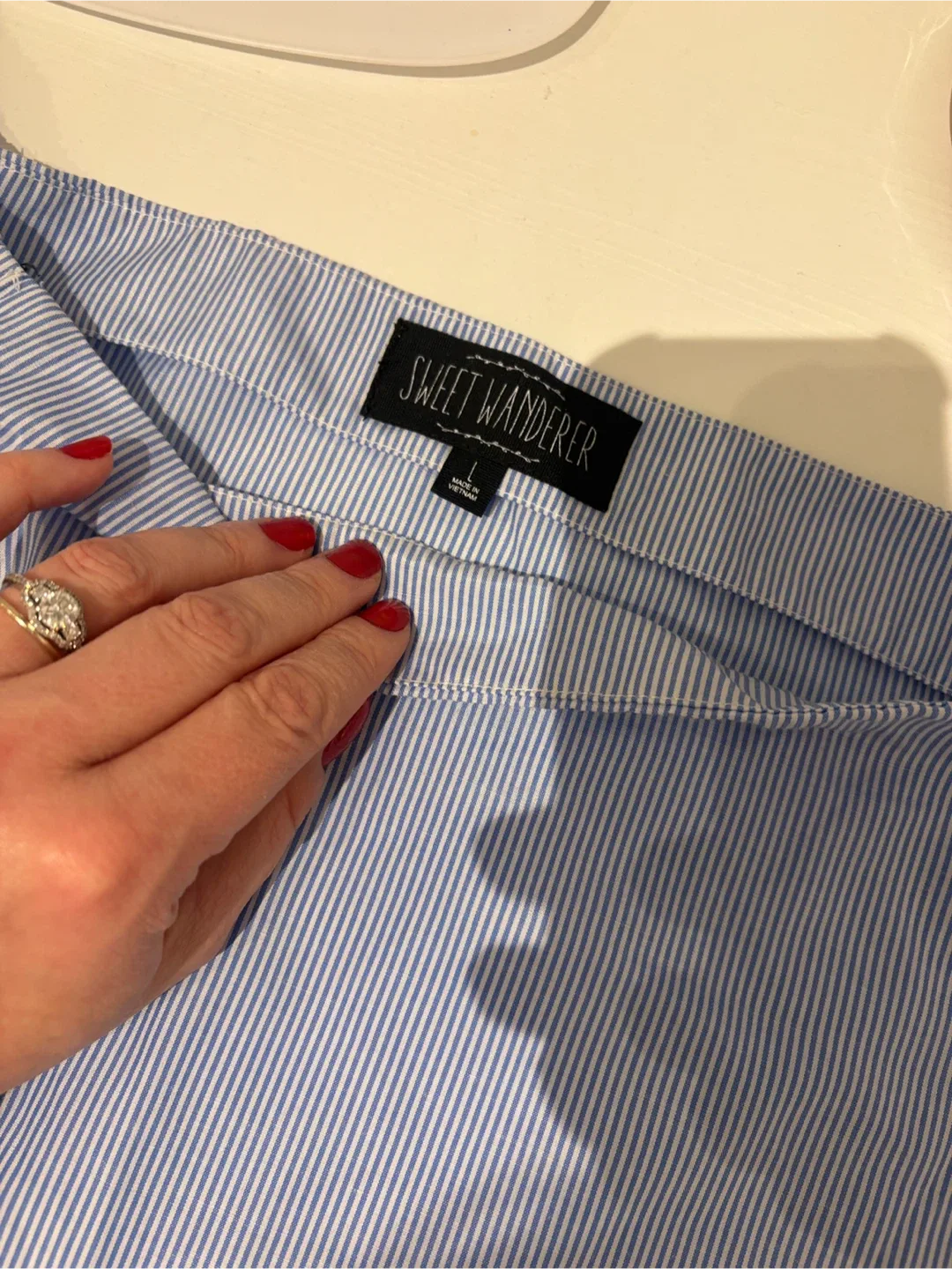 Off the Shoulder Top - Size L image indicator(4)