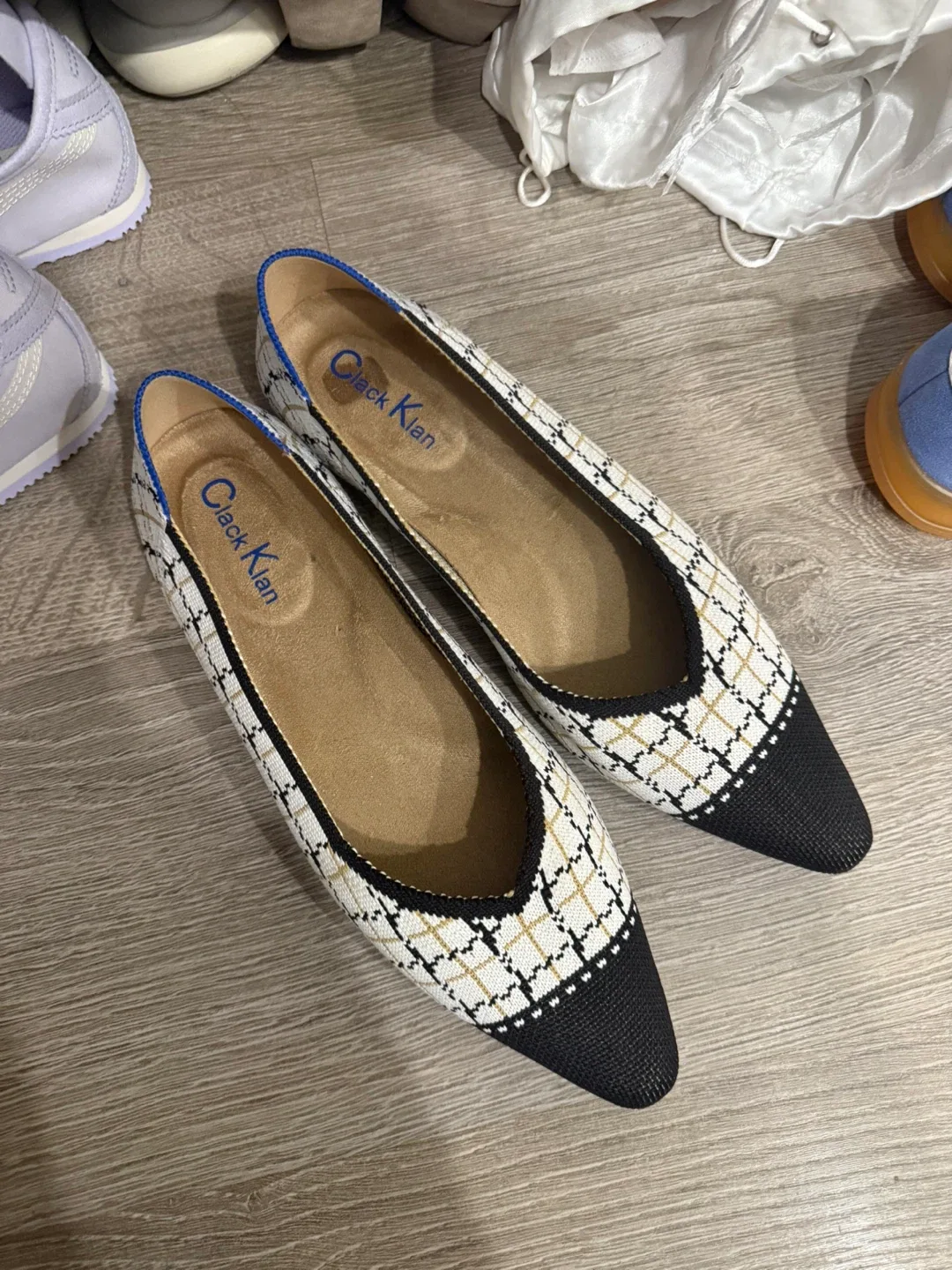 Clack Klan Women's Flats - Size 8.5