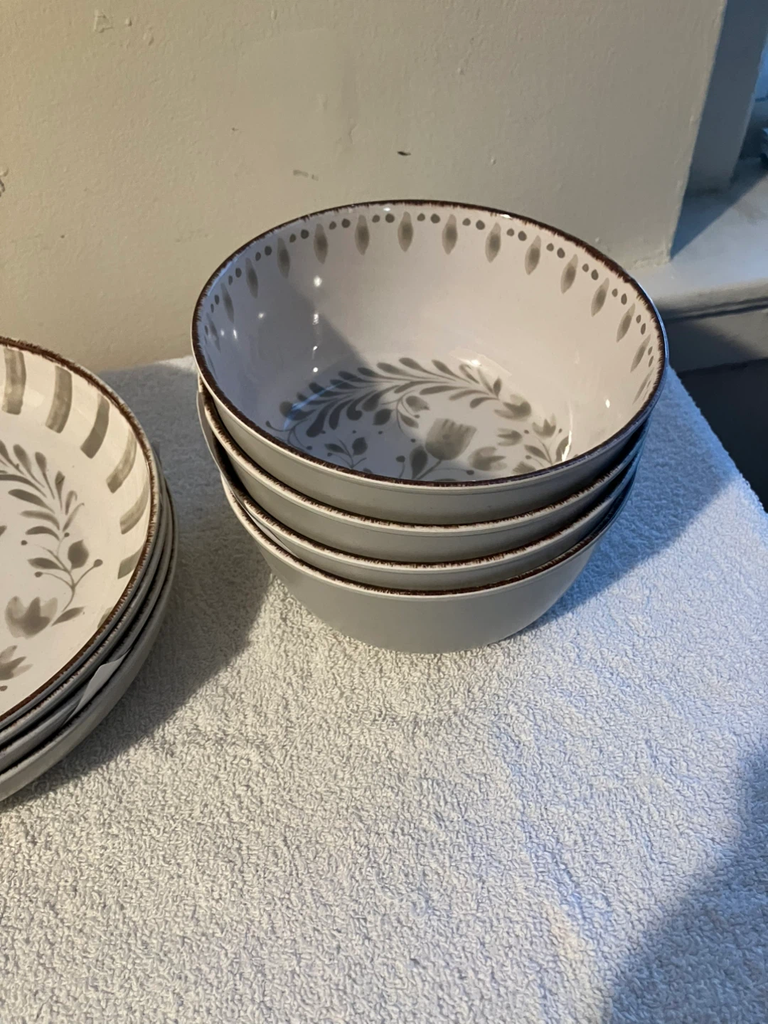 Better Homes & Gardens Dinnerware set with 2 free gifts - photo 4