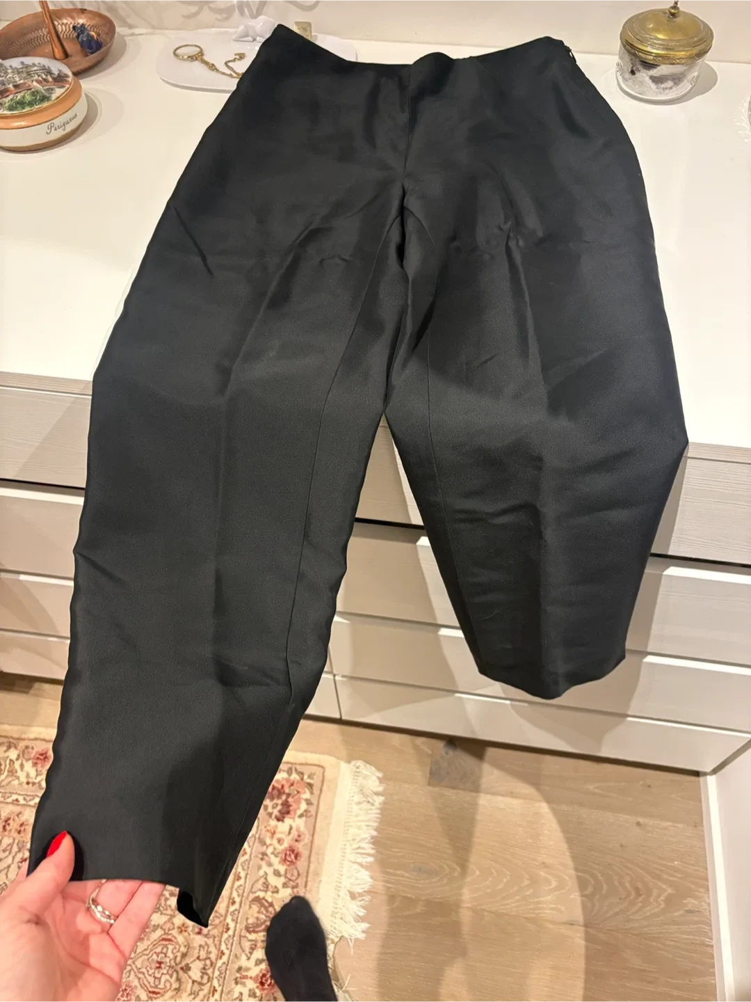 Ann Taylor Black Pure Silk Pants - Size 8 image indicator(5)