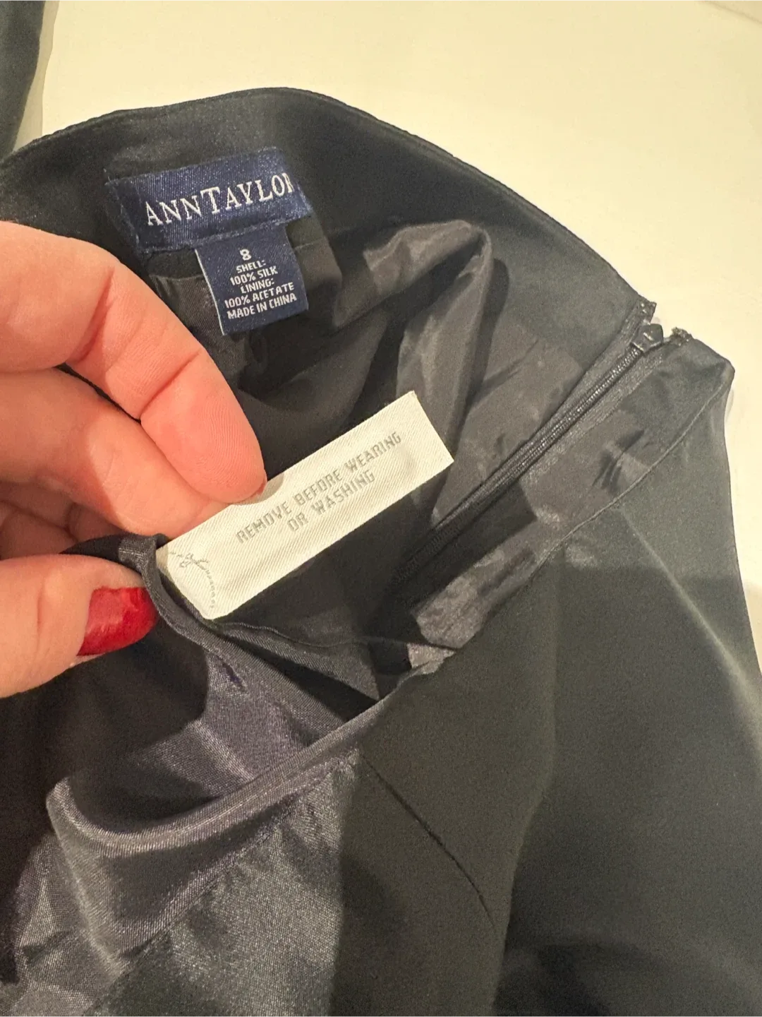 Ann Taylor Black Pure Silk Pants - Size 8 image indicator(3)