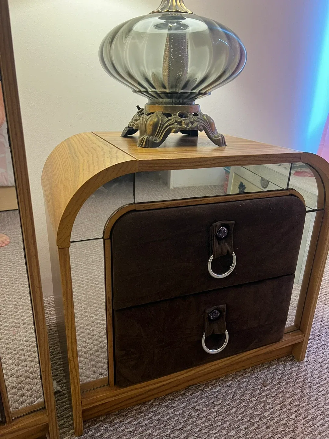 Vintage Vanity Set with Mirror and Nightstands image indicator(8)